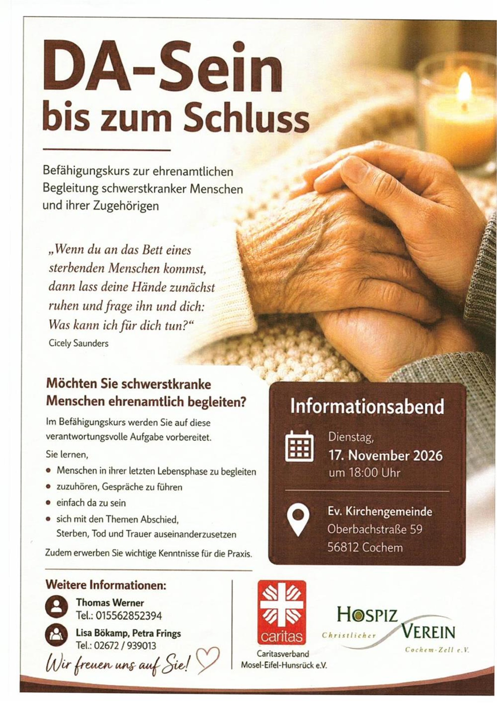 Jemand hält die Hand eines älteren Menschen.